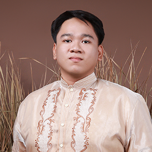 Picture of me with a brown barong